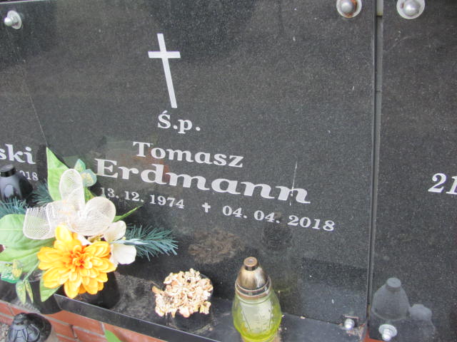 Tomasz Erdmann 1974 Bydgoszcz Ewangelicki - Grobonet - Wyszukiwarka osób pochowanych